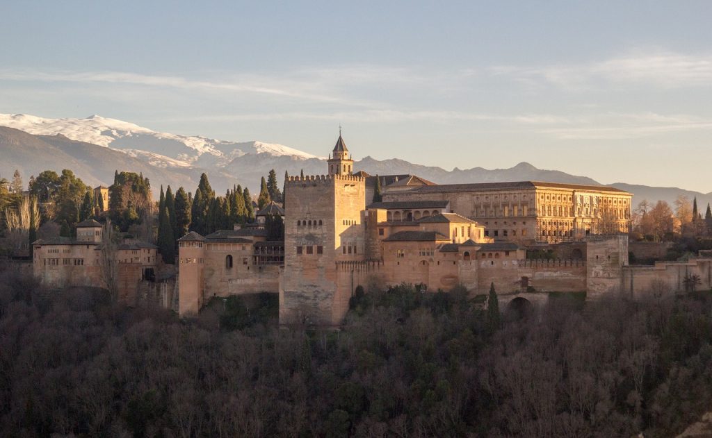 Disfrutar de la Alhambra, algo que hay que hacer en Granada
