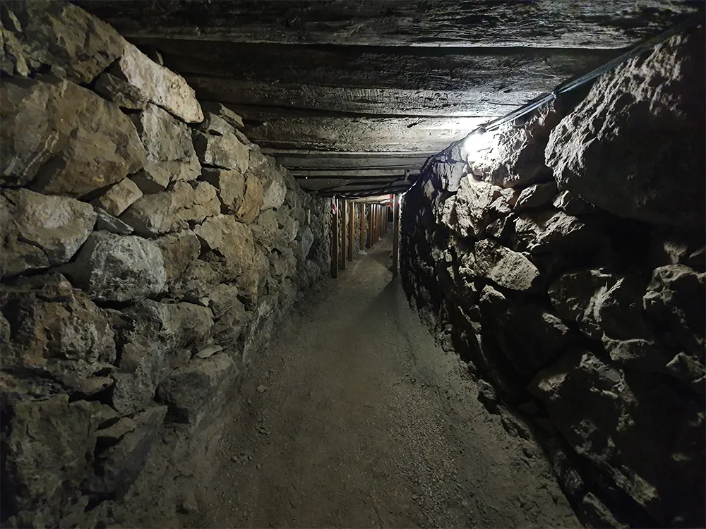 Galeria de Acceso a la Geoda de Pulpi